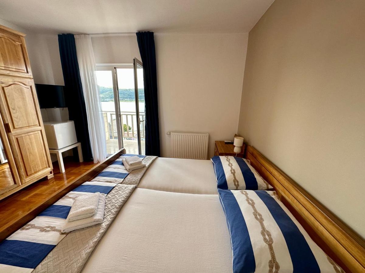 Hotel Buenavista Beach House Trogir Mastrinka Exterior photo