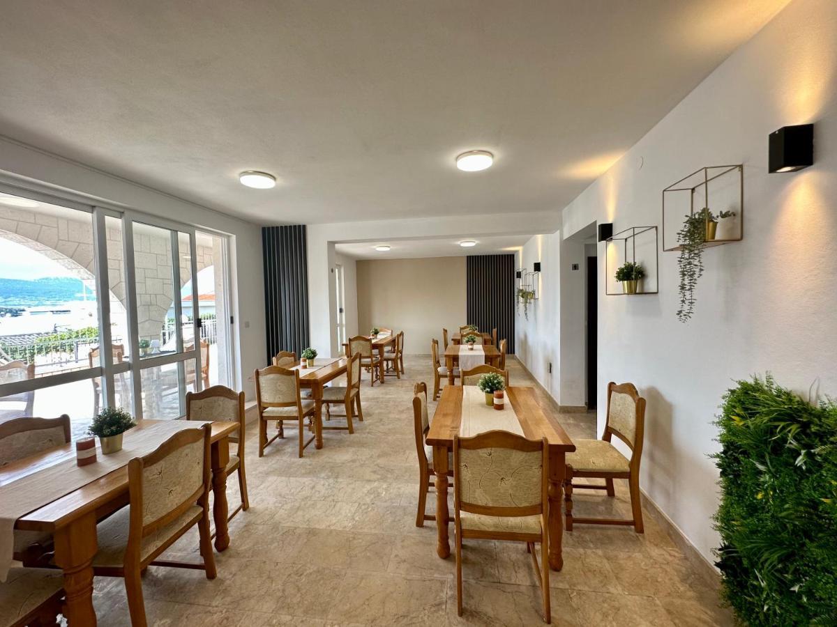 Hotel Buenavista Beach House Trogir Mastrinka Exterior photo